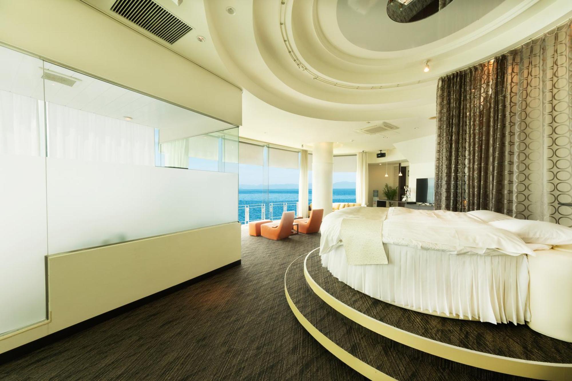 Nagasaki Chapel Coconuts Hotel ＆Resort Isahaya Extérieur photo