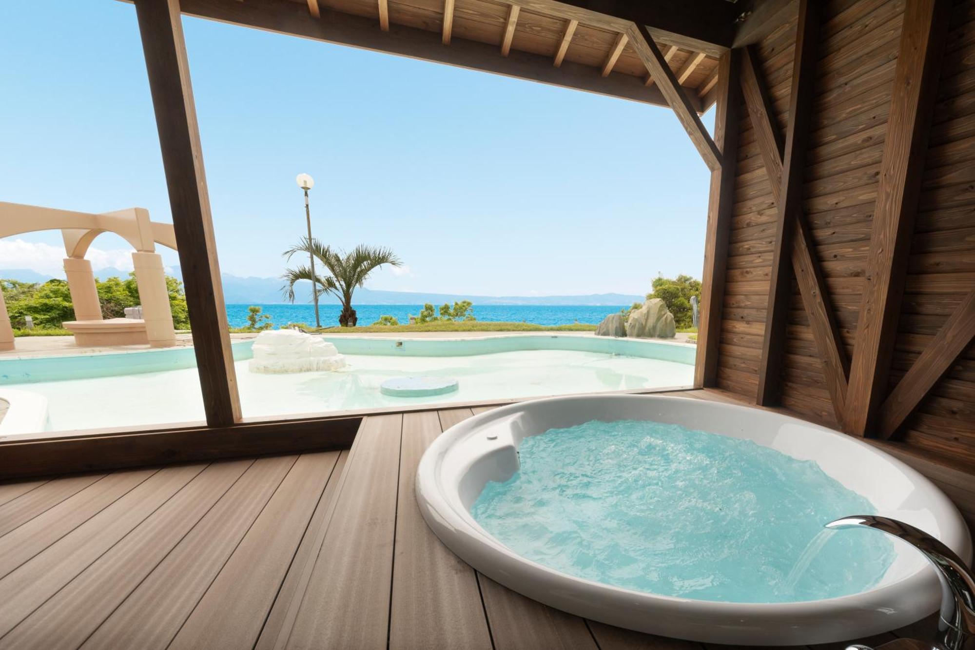 Nagasaki Chapel Coconuts Hotel ＆Resort Isahaya Extérieur photo